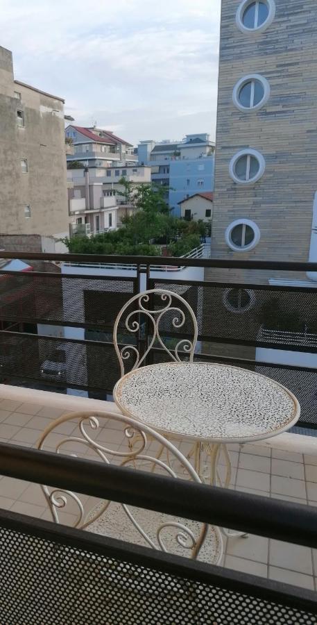 شقة Romantica Mansardina In Centro Citta بيسكارا المظهر الخارجي الصورة